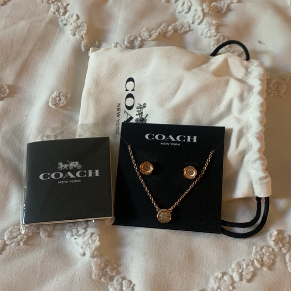 NWT Coach Rose Gold Earrings and Necklace Set in Pouch - Picture 4 of 5